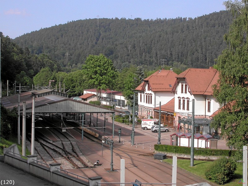 Bahn 120.jpg - In Bad Herrenalb endet die Albtalbahn.